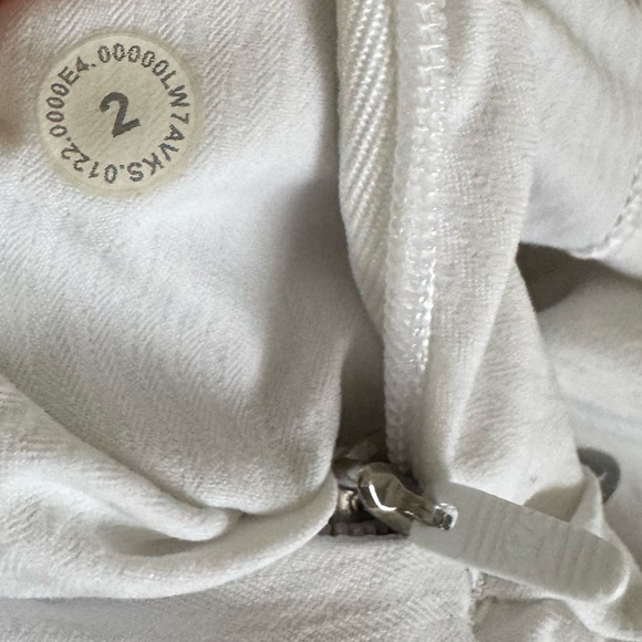 Lululemon Track That Short Inseam 5" White Size 2 - Picture 6 of 6